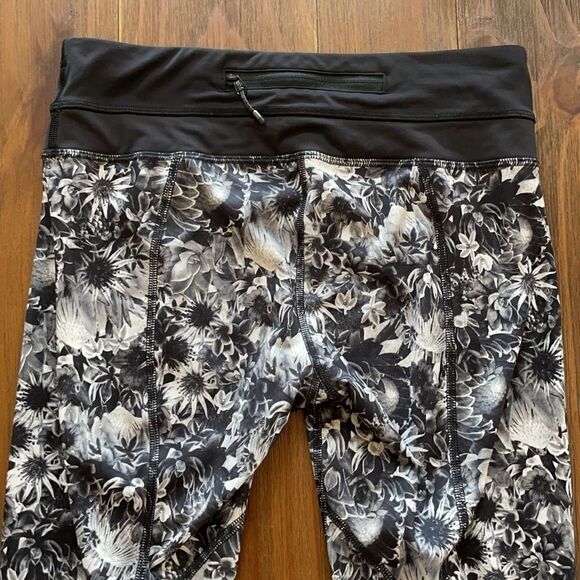 LULULEMON Run Inspire Crop II W6B70S Size 4 - Picture 6 of 9